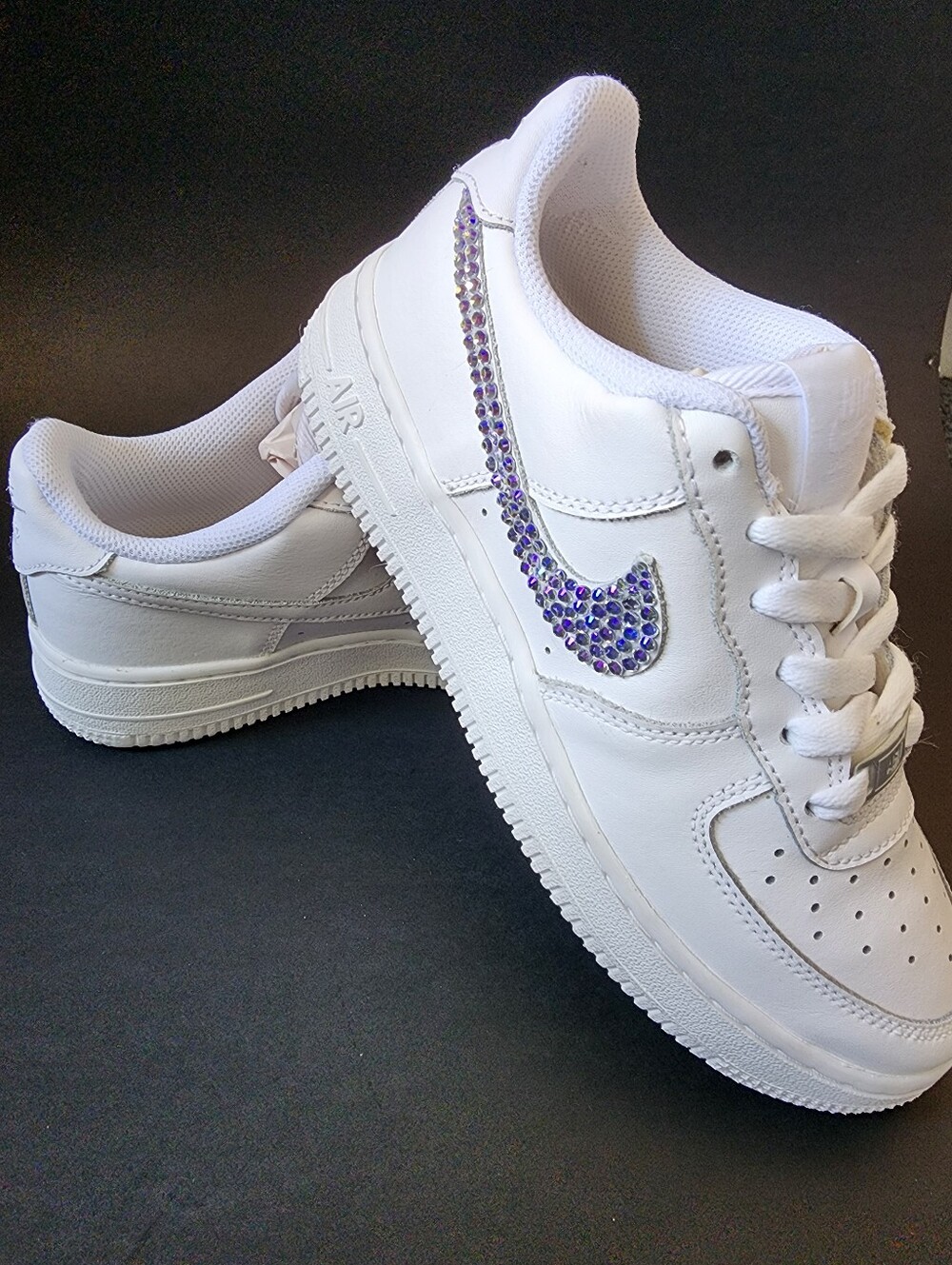NIKE AIR FORCE 1 " SWAROVSKI CUSTOMIZED " WOMEN US SIZE 6 GREAT COND
